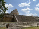 Yucatn - Chichn Itza, El Caracol (la chiocciola) dalla scala di pietra a spirale presente al suo interno. Questa struttura era un osservatorio astronomico